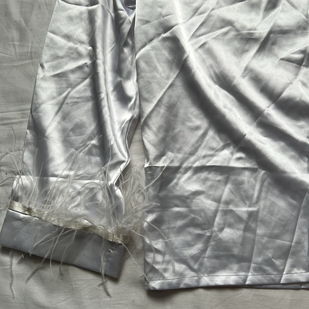 NWT Ekouaer Feather Trim Silk Satin Pajama Long Sleeve Button Down Shirt - Picture 10 of 10